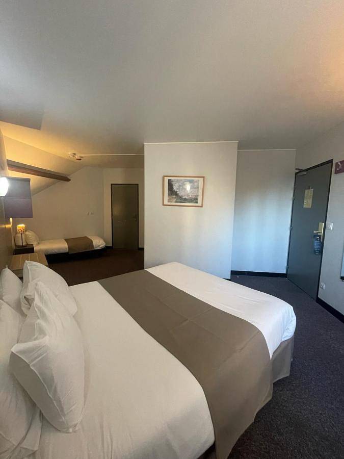 Hôtel pour 2 personnes, avec terrasse, animaux acceptés à Saint-Fargeau-Ponthierry - 4