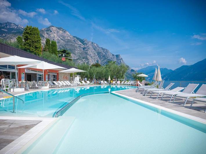 Chambre d’hôte pour 2 personnes, avec piscine et terrasse ainsi que vue sur le lac et vue à Limone sul Garda - 4