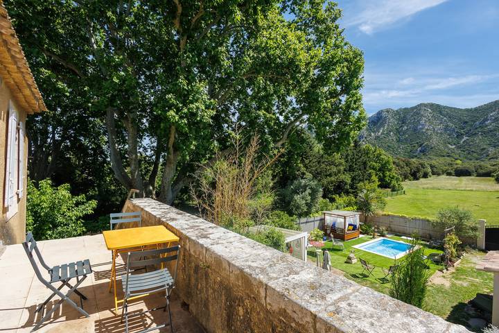 Location de vacances pour 8 personnes, avec jardin ainsi que piscine et jacuzzi à Saint-Rémy-de-Provence - 3