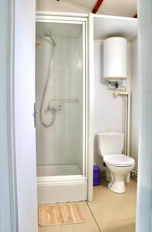 Gîte pour 6 personnes, avec terrasse ainsi que jardin et piscine à Rivières - 4