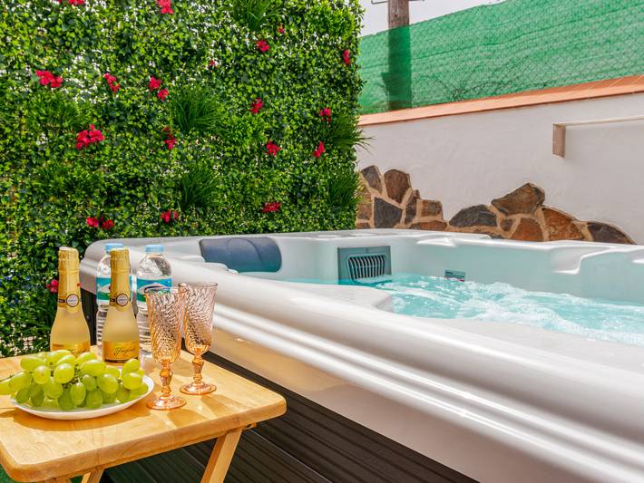 Casa rural para 2 personas, con jacuzzi además de terraza y jardín en Moya - 4