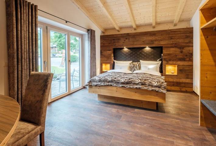 Ferienhaus für 14 Personen, mit Balkon und Terrasse sowie Garten und Sauna im Kleinwalsertal - 2