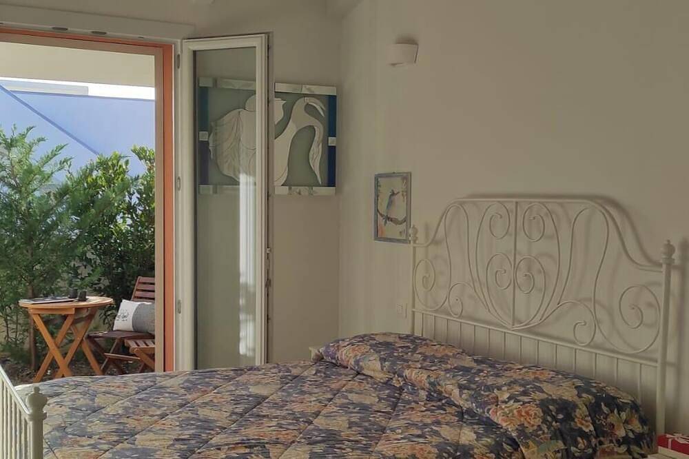This property offers the ideal balance between relaxation and convenience in Valledoria in Codaruina/Valledoria, Valledoria