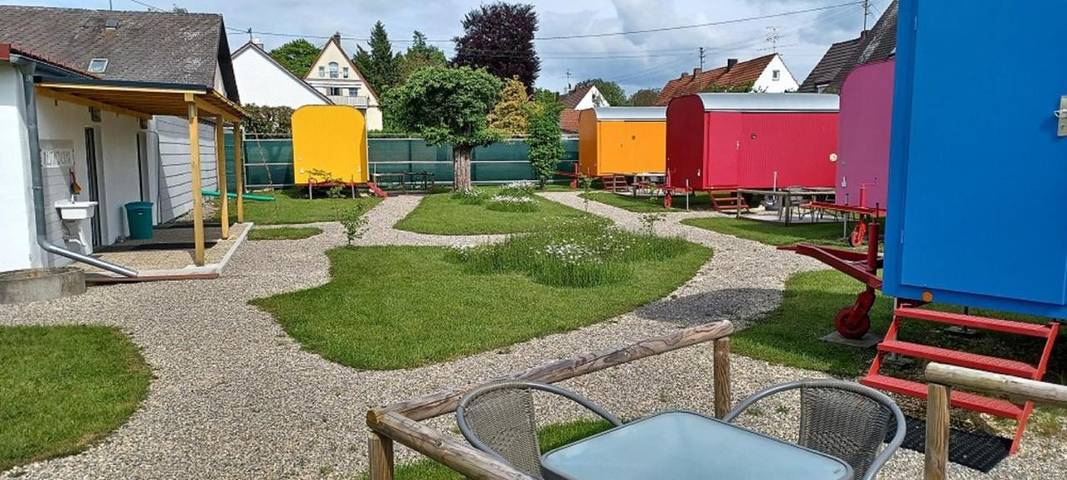 Ferienhaus für 2 Personen, mit Terrasse und Garten in Offingen