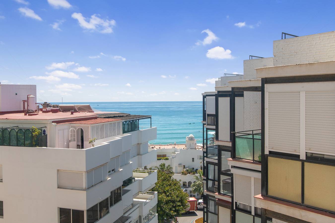 Entire apartment, Apartment 'Penthouse' with Sea View, Wi-Fi and Air Conditioning in Marbella Centre, Marbella