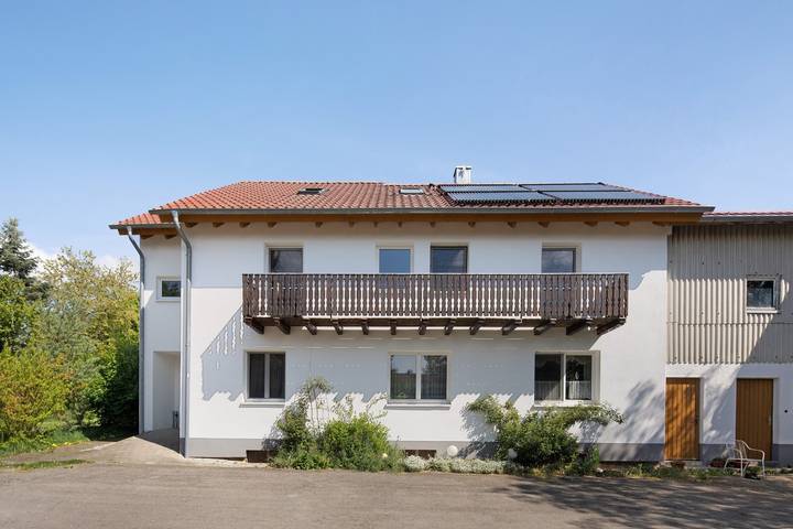 Apartamento entero, Apartamento '1' con balcón y Wi-Fi in Heroldstatt, Heroldstatt Region