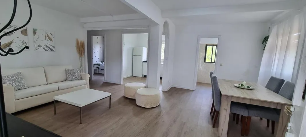 Apartamento de vacaciones para 6 personas, con vistas además de jardín y piscina, Se admiten mascotas - 1