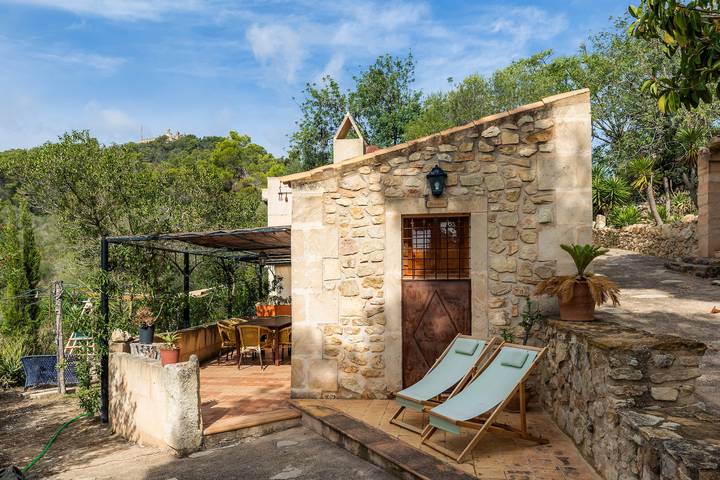 Holiday Home "Es Sestador" with Mountain View, Shared Pool & Wi-Fi in Petra, Majorca Center