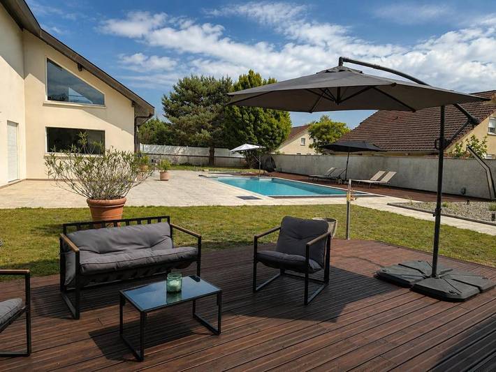Casa de vacaciones para 4 personas, con terraza y piscina además de jardín y vistas - 1
