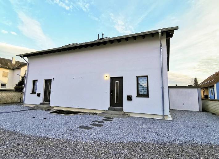 Charmante maison de vacances "Ludwig der Xvi" avec Wi-Fi, terrasse et jardin in Schwandorf, Bavière Orientale