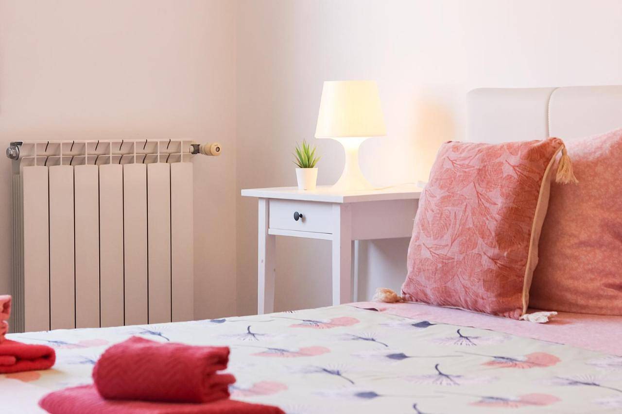 Double Room with Shared Bathroom in Benfica, Lisbonne
