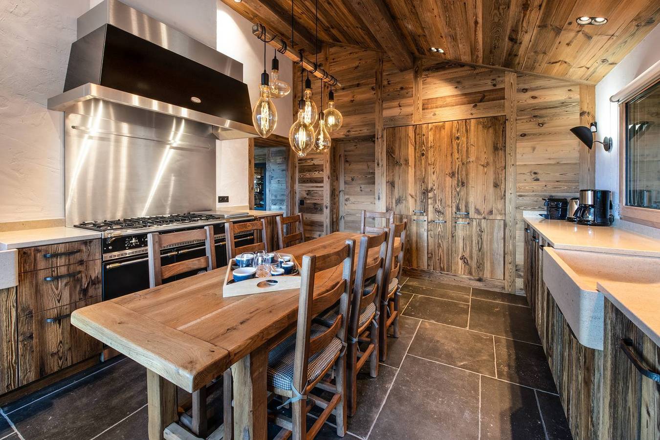 Reizendes Chalet mit WLAN, Parkplätzen, in der Nähe von Skiliften und Restaurants in La Rosière, Montvalezan
