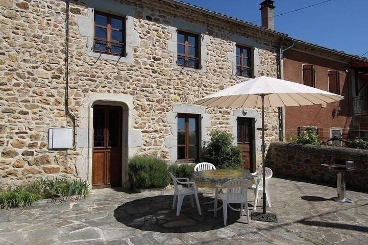 Gîte pour 6 personnes, avec jardin, animaux acceptés dans Ferrussac
