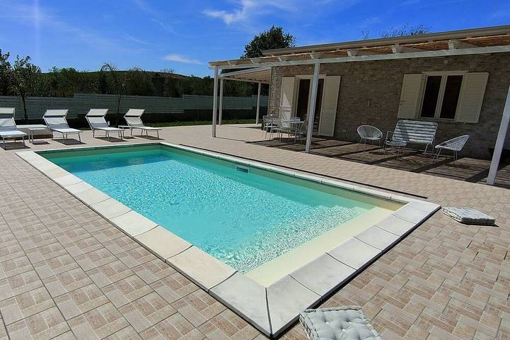 Villa für 4 Personen, mit Garten und Balkon sowie Sauna - 1