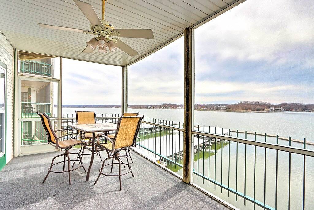 Ganze Wohnung, Pool & Boat Slips! Waterfront Lake Ozark Condo in Lake Ozark, Lake of the Ozarks