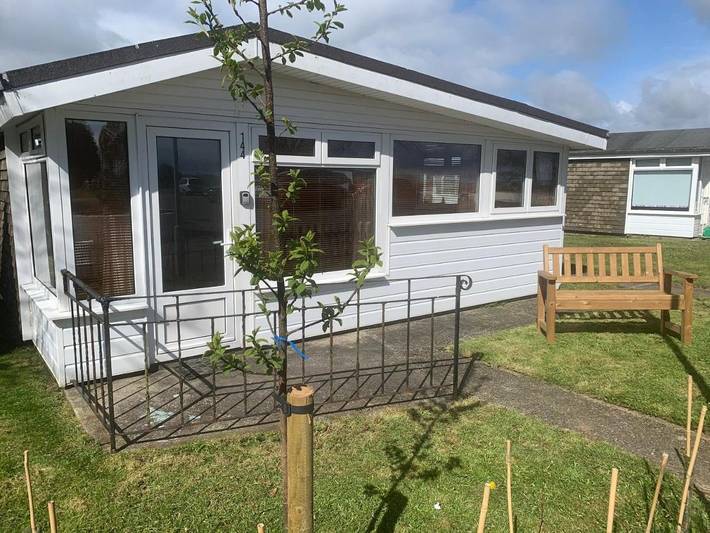 Chalet for 4 people, with view and terrace in Dartmouth