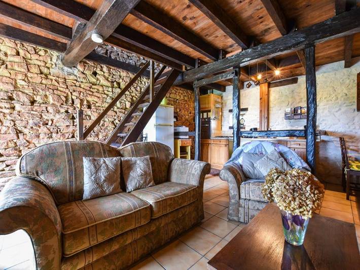 Location de vacances pour 2 personnes, avec jardin à Teilhet - 2