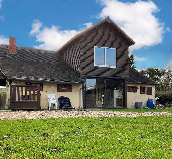 Location de vacances pour 6 personnes, avec jardin à Saint-Gatien-des-Bois