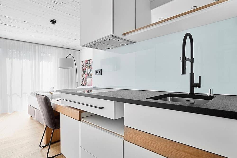 Ganze Wohnung, Livisit bergapartment 34 - Doppelbettzimmer 27 qm - mit Küchenzeile und Bad in Stuttgart, Stuttgart Region