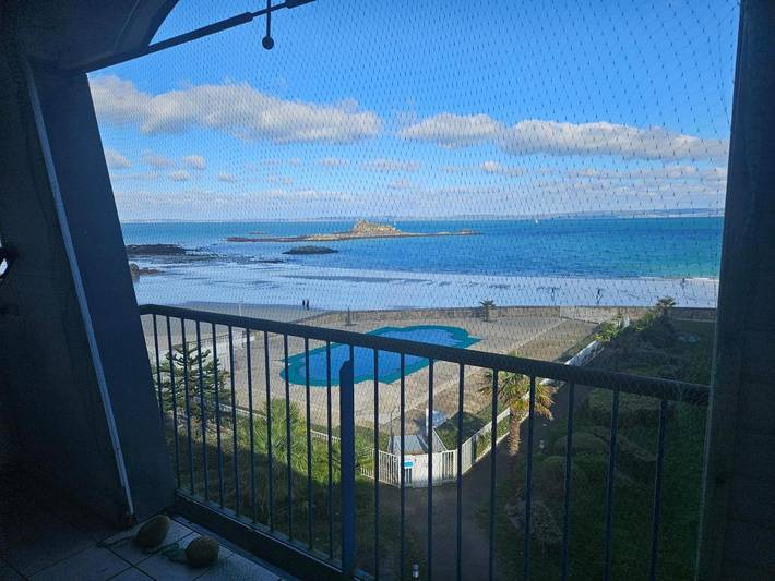 Gîte pour 9 personnes, avec piscine ainsi que balcon et vue dans Plage des Sables Blancs (Douarnenez)