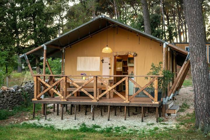 Tente pour 4 personnes, avec piscine et vue ainsi que jardin et terrasse, animaux acceptés en Croatie - 2