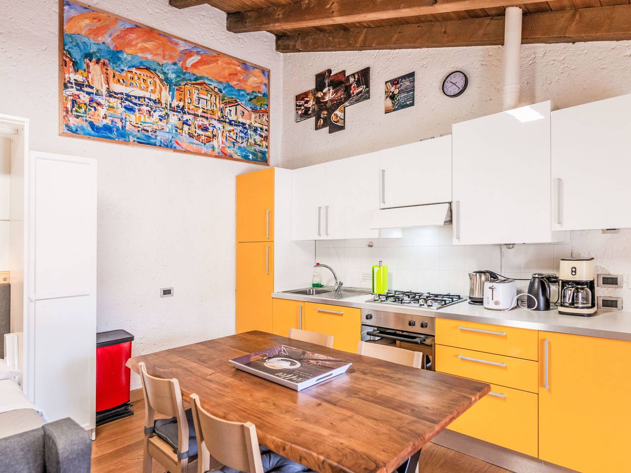 Apartamento entero, Aly d'angelo - im Turm in Bardolino, Montañas Garda