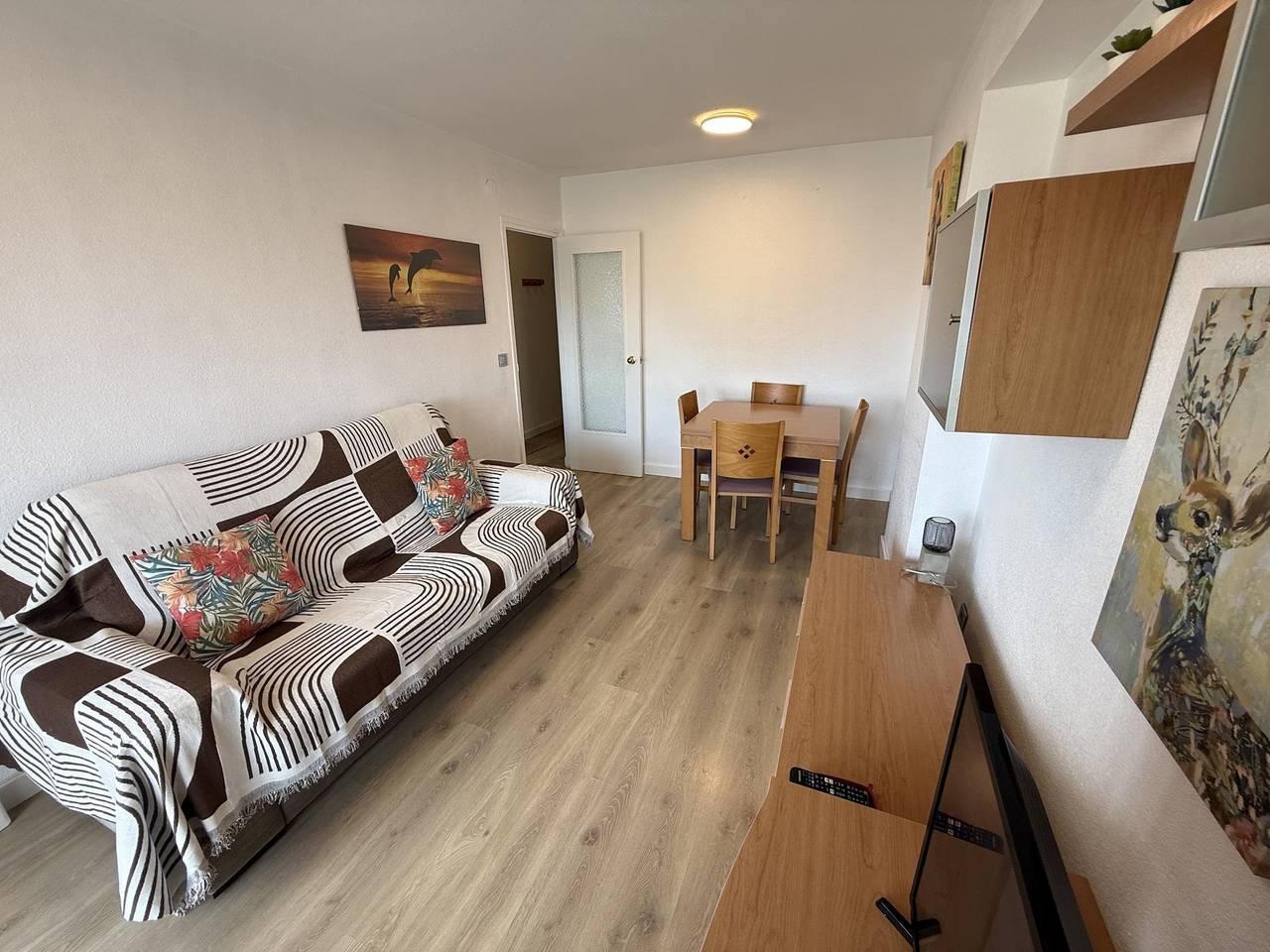Apartamento vacacional entero, Enjoy a relaxing stay for two in this cozy apartment with a shared swimming pool in El Cabo de las Huertas, Alicante