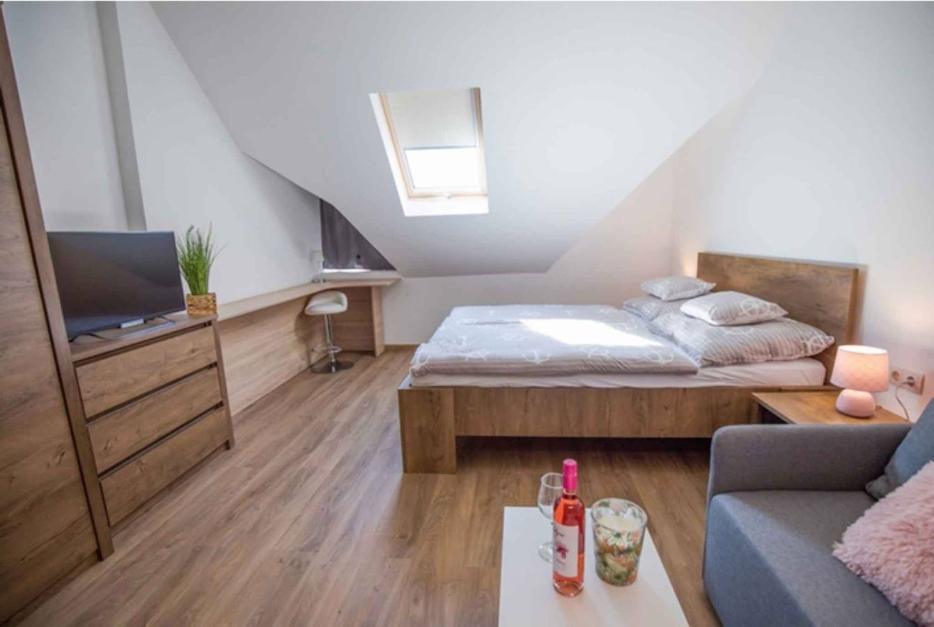Studio entier, Studio directement sur la plage avec climatisation  in Fonyód, Rive sud du lac Balaton