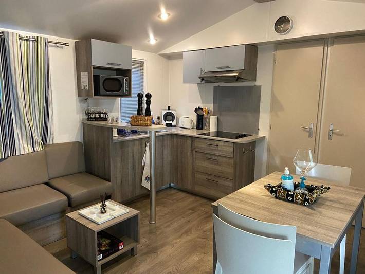 Camping pour 6 personnes, avec bassin pour enfant ainsi que jardin et piscine à La Teste-de-Buch - 4