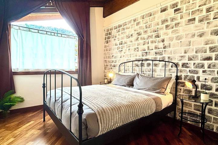Ganze Wohnung, Casa Lory S - Zweizimmer-Penthouse nur wenige Schritte vom See entfernt in Bellagio, Gemeinde Bellagio