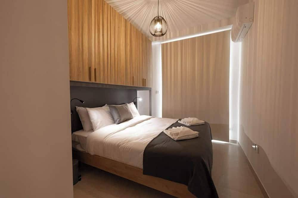 Ganze Wohnung, Modern 2-bedroom apartment in central Mellieħa. Sleeps 6 with sofa bed, A/C, Wi-Fi, Smart Tv & lift access. Steps from shops, restaurants & public transport. in il-Mellieha, Mellieha