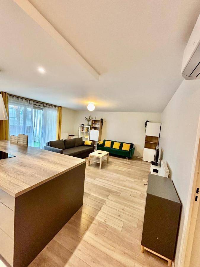 Gîte pour 8 personnes, avec jardin dans Parc de la Tête d'Or - 3