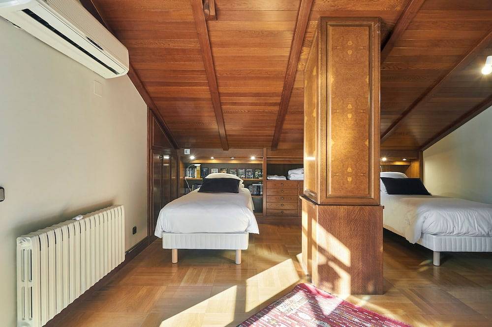 Exclusiva Villa en la Montaña del Garraf  a Minutos del Mar in Canyelles (Barcelona), Garraf