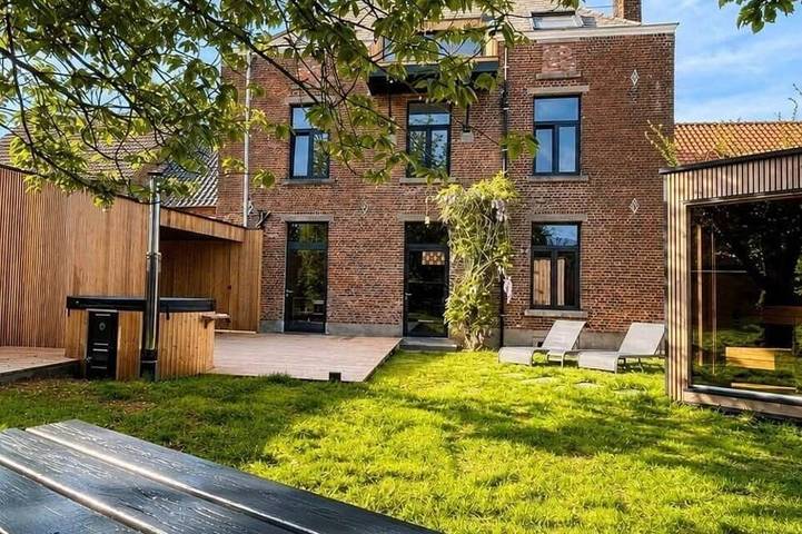 Location de vacances pour 6 personnes, avec jardin ainsi que jacuzzi et sauna dans Lens (Hinaut)