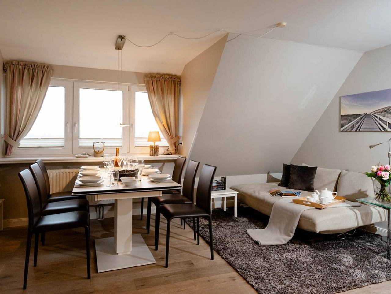 Ganze Ferienwohnung, Buhne73 - Sylt ist wertvoller Lebensraum und wohltuender Urlaubsort, ein paradiesisches Refugium, das im Grunde keinen von uns braucht. Wir hingegen, jene, die seit jeher diese Verbindung spüren, wir brauchen die Insel. in Wenningstedt, Sylt