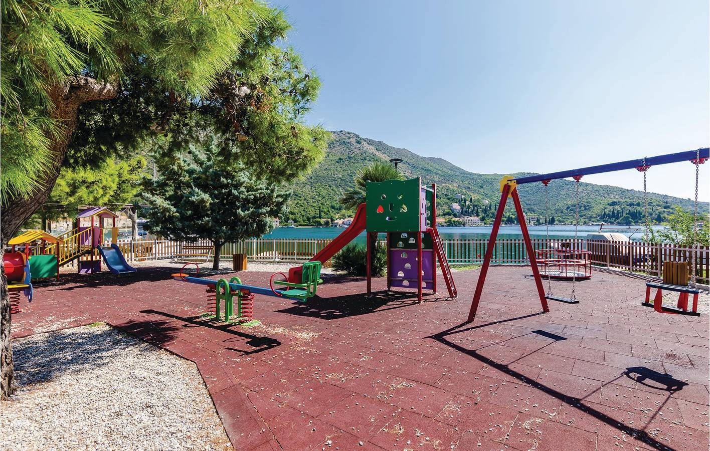 Apartamento vacacional entero, Apartamento de vacaciones para 10 personas con terraza in Zaton, Grad Dubrovnik