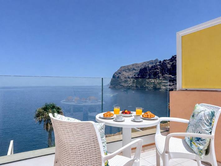 Ferienwohnung für 3 Personen, mit Balkon und Ausblick sowie Pool - 1