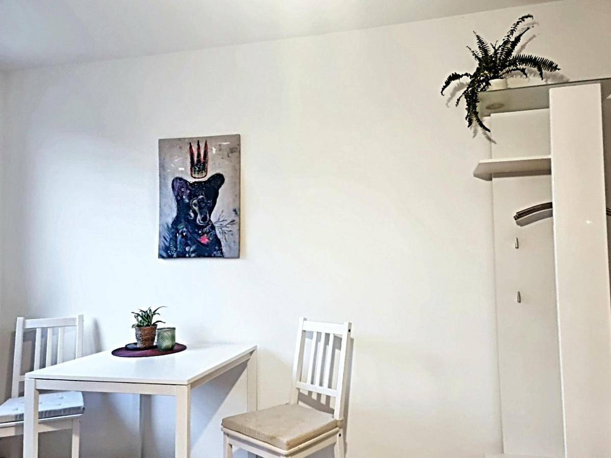 Ganze Ferienwohnung, Double Room in Wiesbaden, Südhessen
