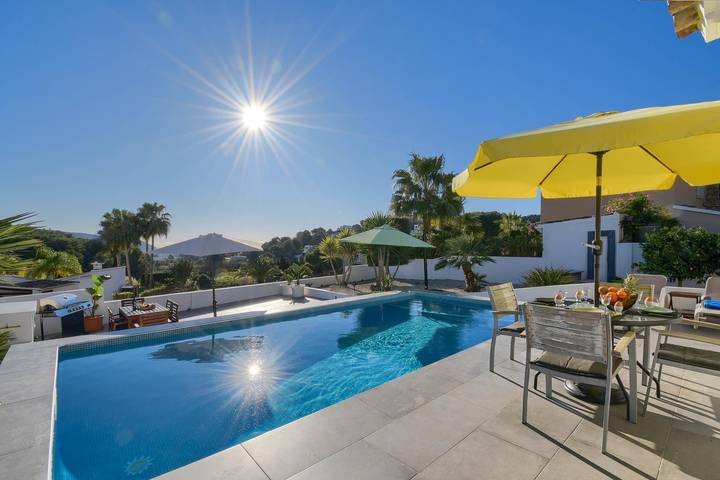Villa per 6 persone, con piscina e vista oceano nonché giardino, adatto a famiglie con bambini - 1
