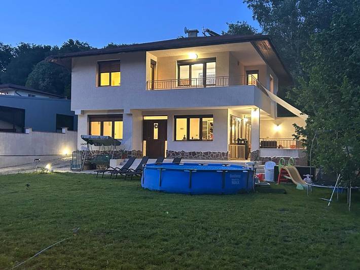Dom dla 7 osób, z basen i ogród oraz jacuzzi w Warna