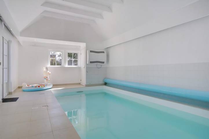 Ferieudlejning for 10 personer, med terrasse og have såvel som sauna og jacuzzi i Vejby