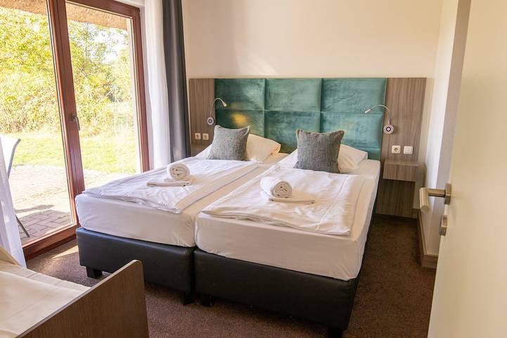 Landhaus Typ A - Van der Valk Resort Linstow Ferienhäuser in Krakow am See, Mecklenburgische Seenplatte