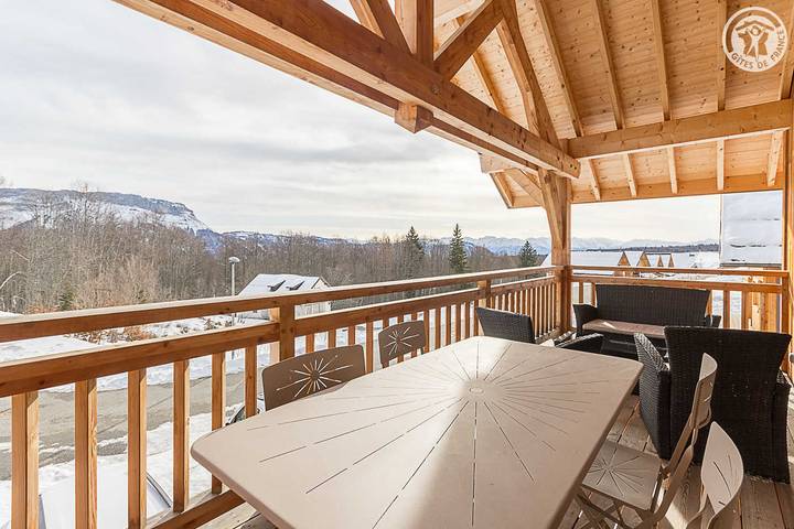 Gîte pour 14 personnes, avec Terrasse dans La Féclaz