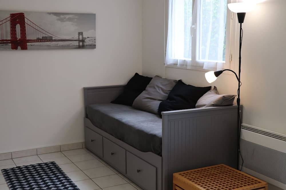 Appartement entier, Studio calme bord de marne, parking couvert, fibre in Nogent-sur-Marne, Val-de-Marne