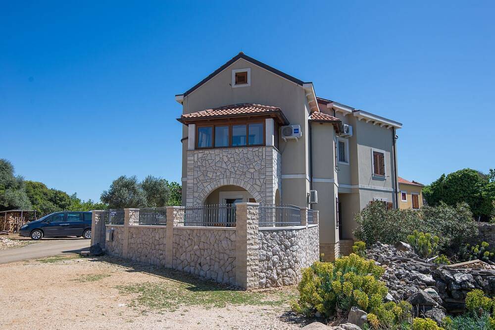 Ganze Wohnung, 1-Zimmer-Ferienwohnung mit Terrasse Punta kriza (Cres in Cres