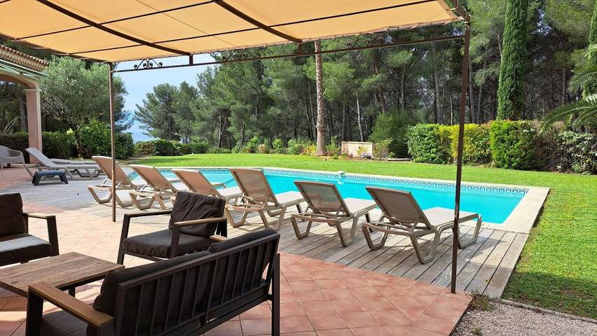 Villa pour 12 personnes, avec piscine ainsi que vue et jardin à Saint-Cyr-sur-Mer - 4