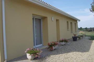 Gîte pour 4 personnes, avec jardin à Queyrac