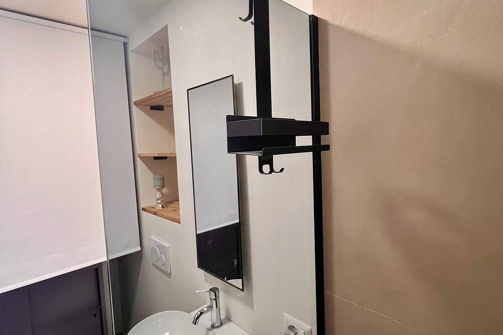 Entire apartment, Loft Real in Messina: Space and Comfort in Renovated Historic Building! in Messina, Messina Province