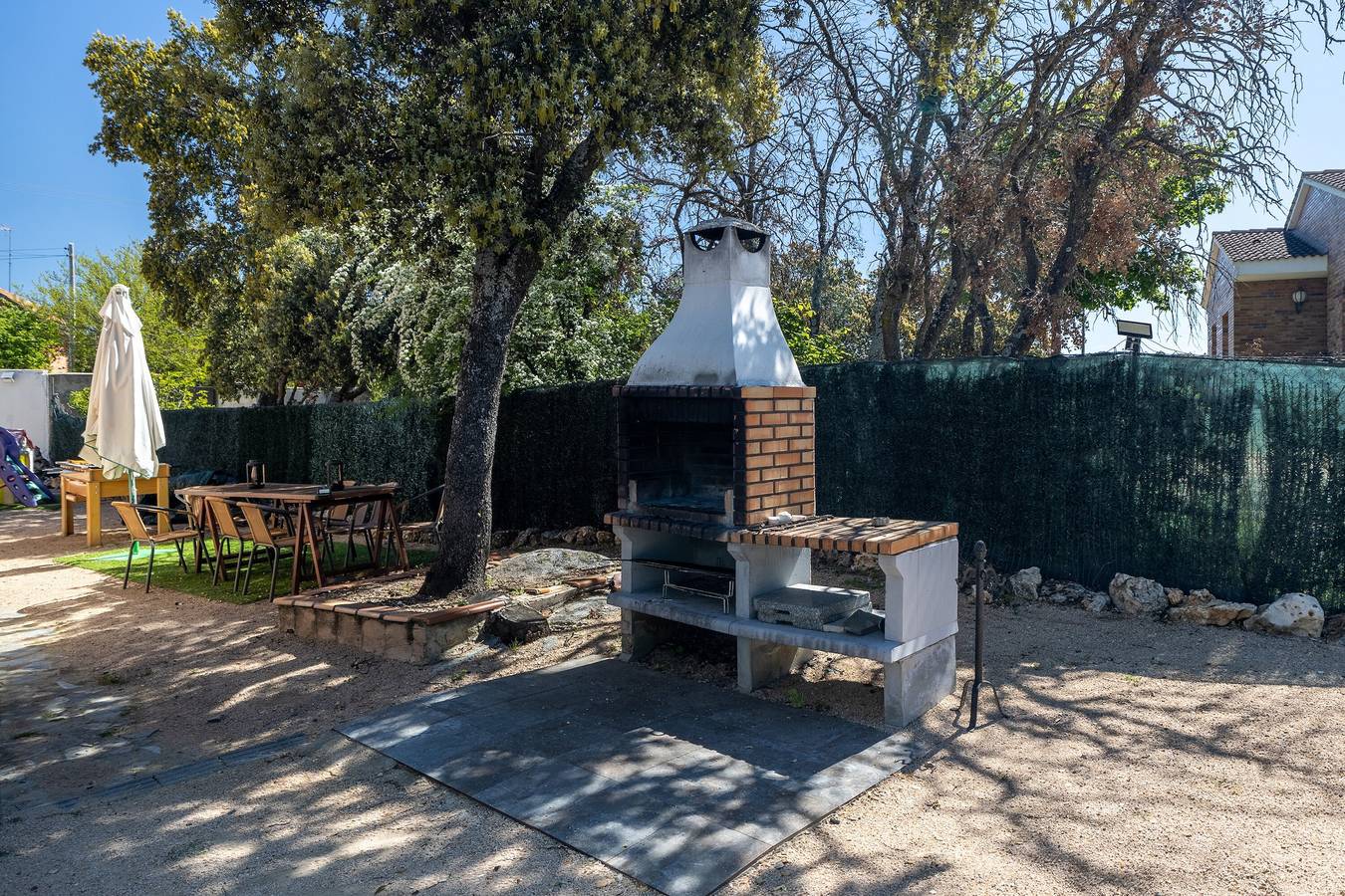 La Casa De Trasto - Chalet con Piscina Privada Climatizada y Vistas a la Montaña in Ituero y Lama, Provincia de Segovia