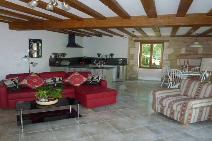Gîte pour 4 personnes, avec Jacuzzi ainsi que Terrasse et Jardin à Chasseneuil-sur-Bonnieure
